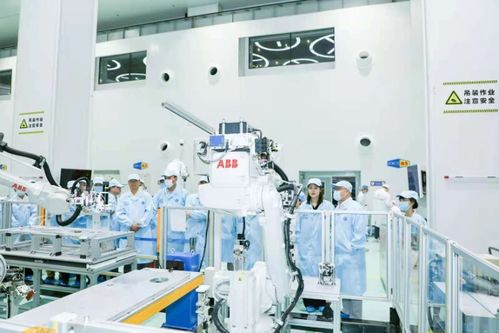 传承航天精神，凝聚爱国力量——深圳国防论坛走进卫星工厂推进科技创新合作